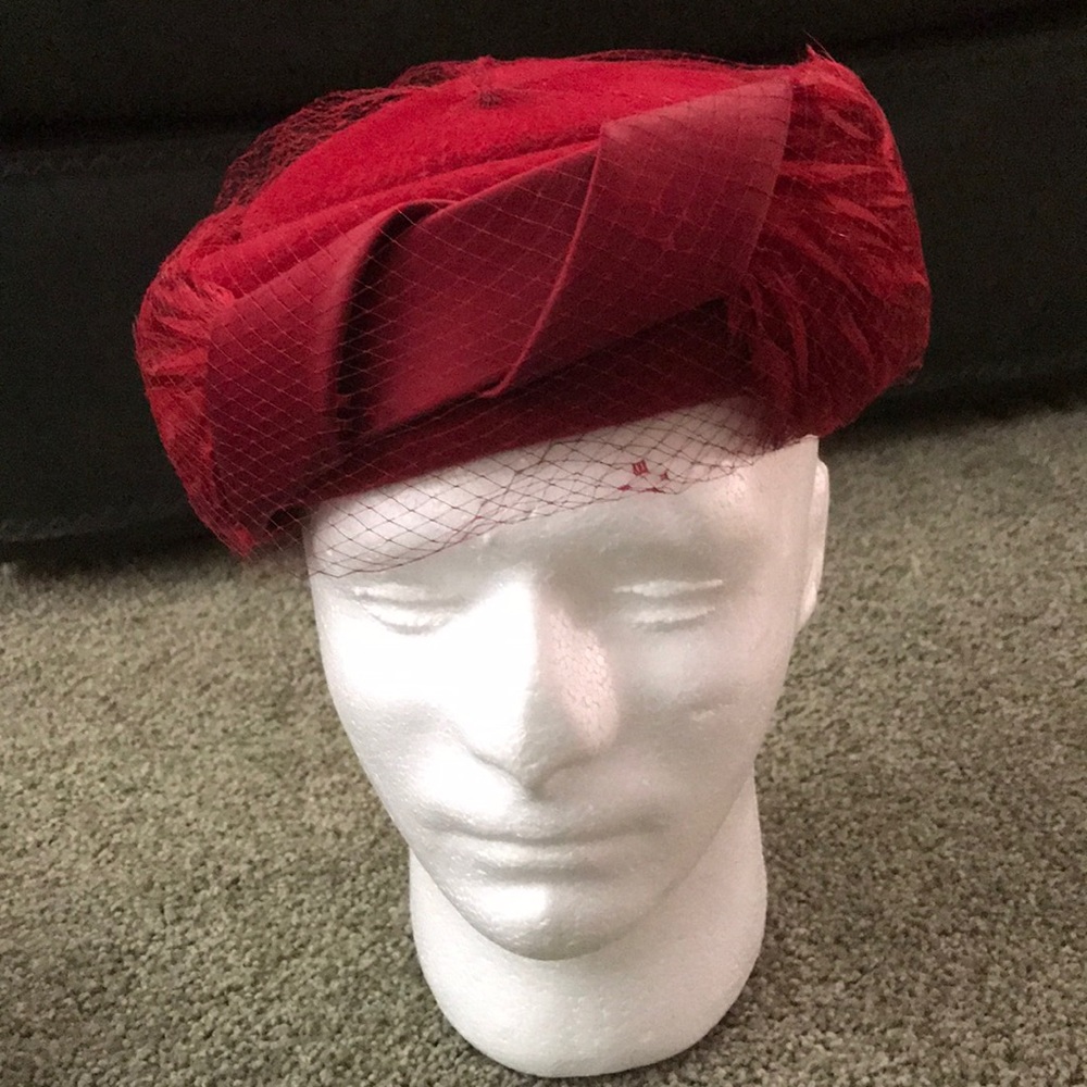 Vintage pillbox hat with feathers